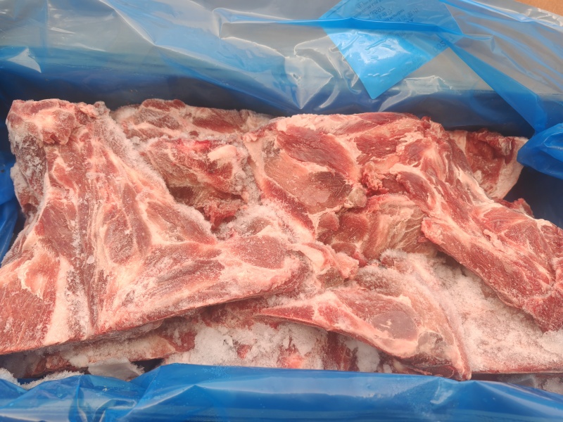 多肉猪颈骨，自助大盆骨，排骨米饭
