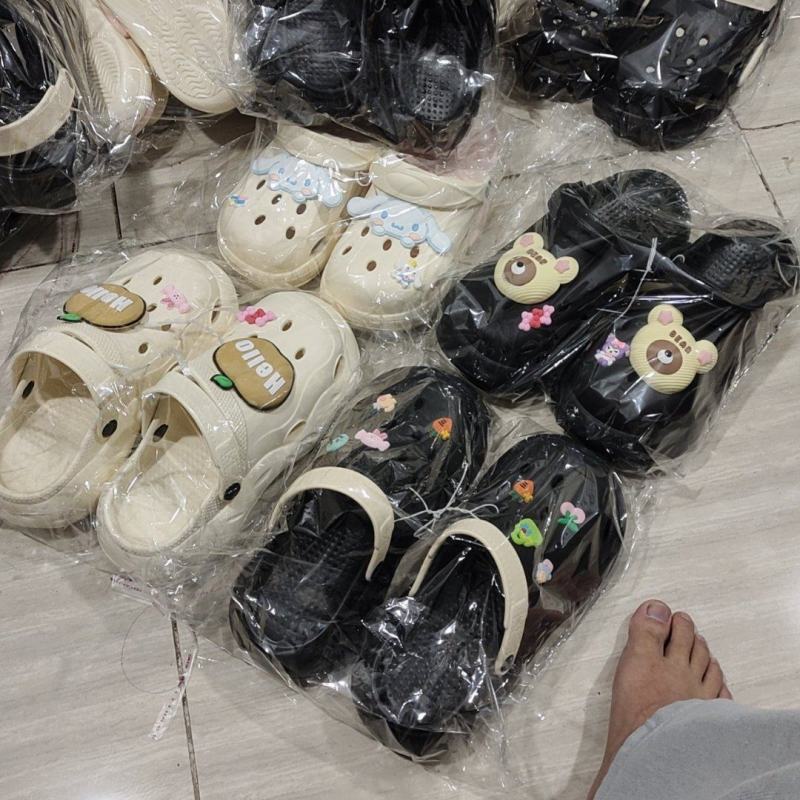 尾货洞洞鞋一手货源量大从优