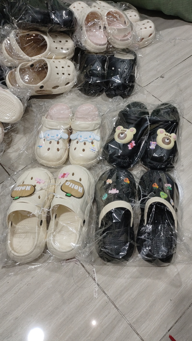 尾货洞洞鞋一手货源量大从优