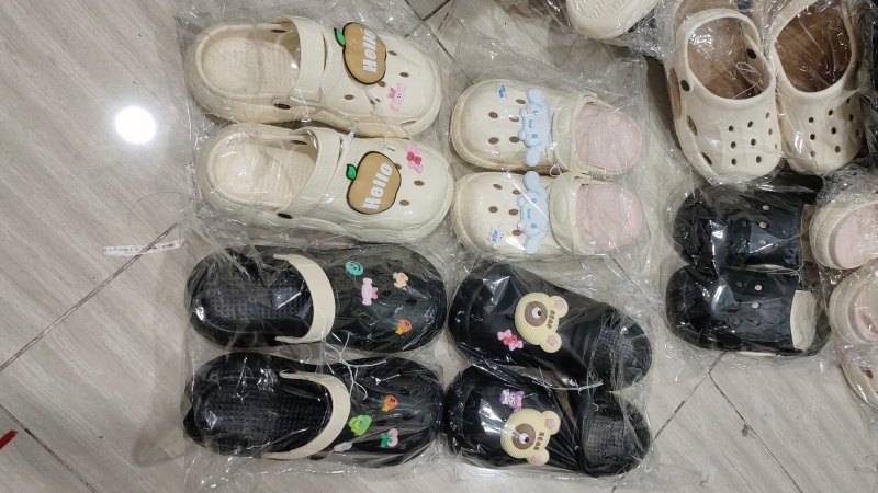 尾货洞洞鞋一手货源量大从优