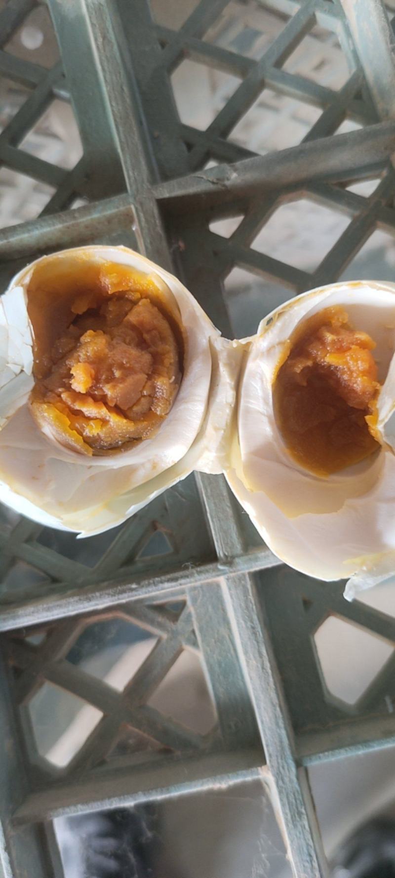 白洋淀微破皮咸鸭蛋