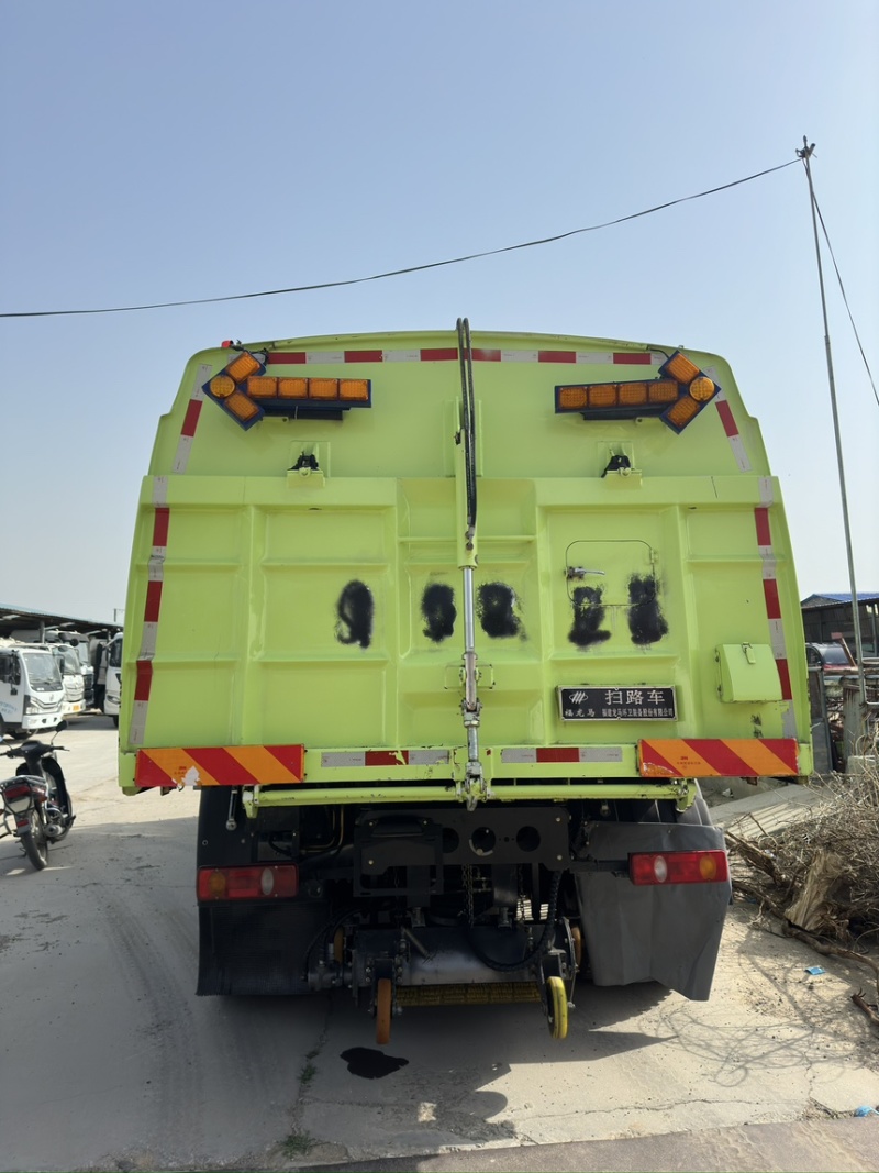 福龙马5163扫路车