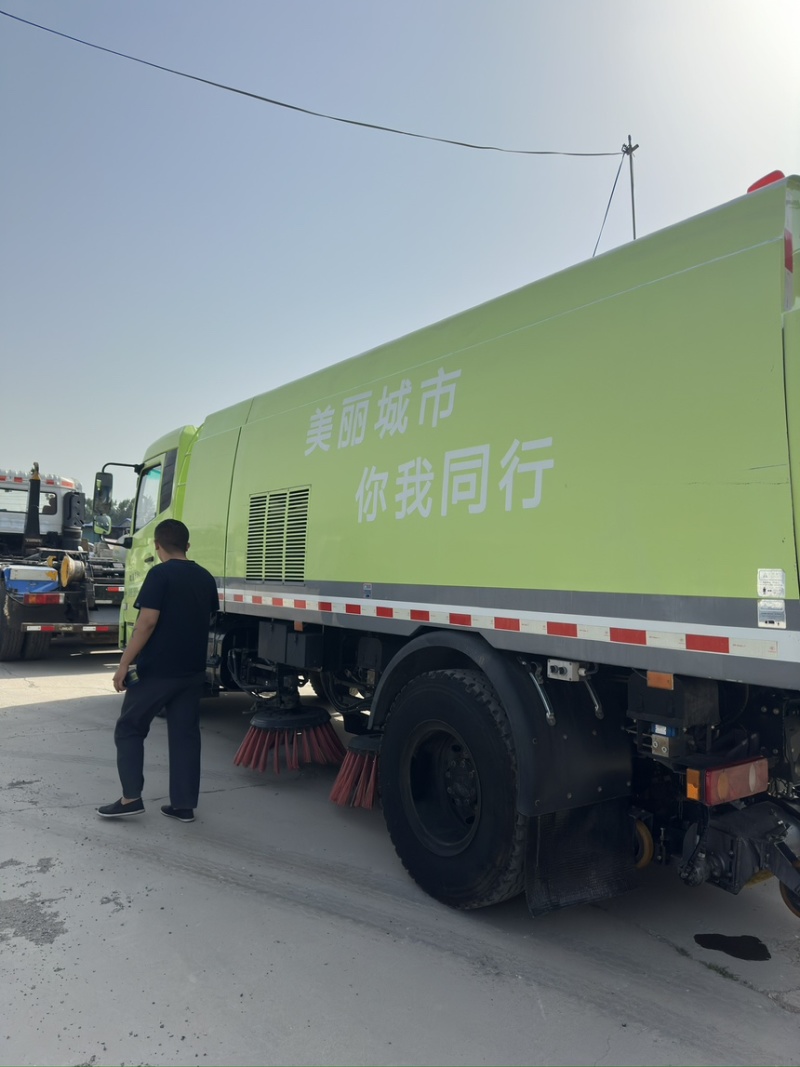 福龙马5163扫路车