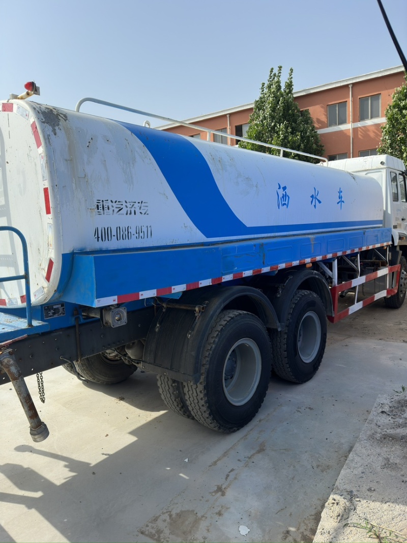国五22方洒水车，后八轮洒水车，原版原漆