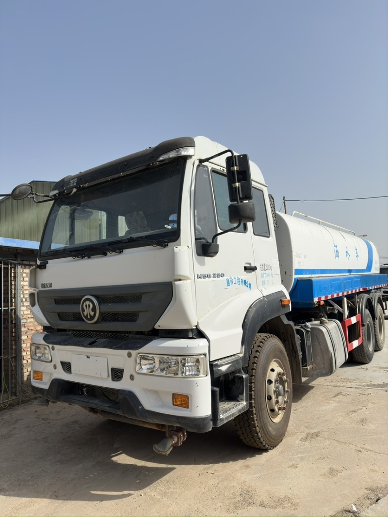 国五22方洒水车，后八轮洒水车，原版原漆