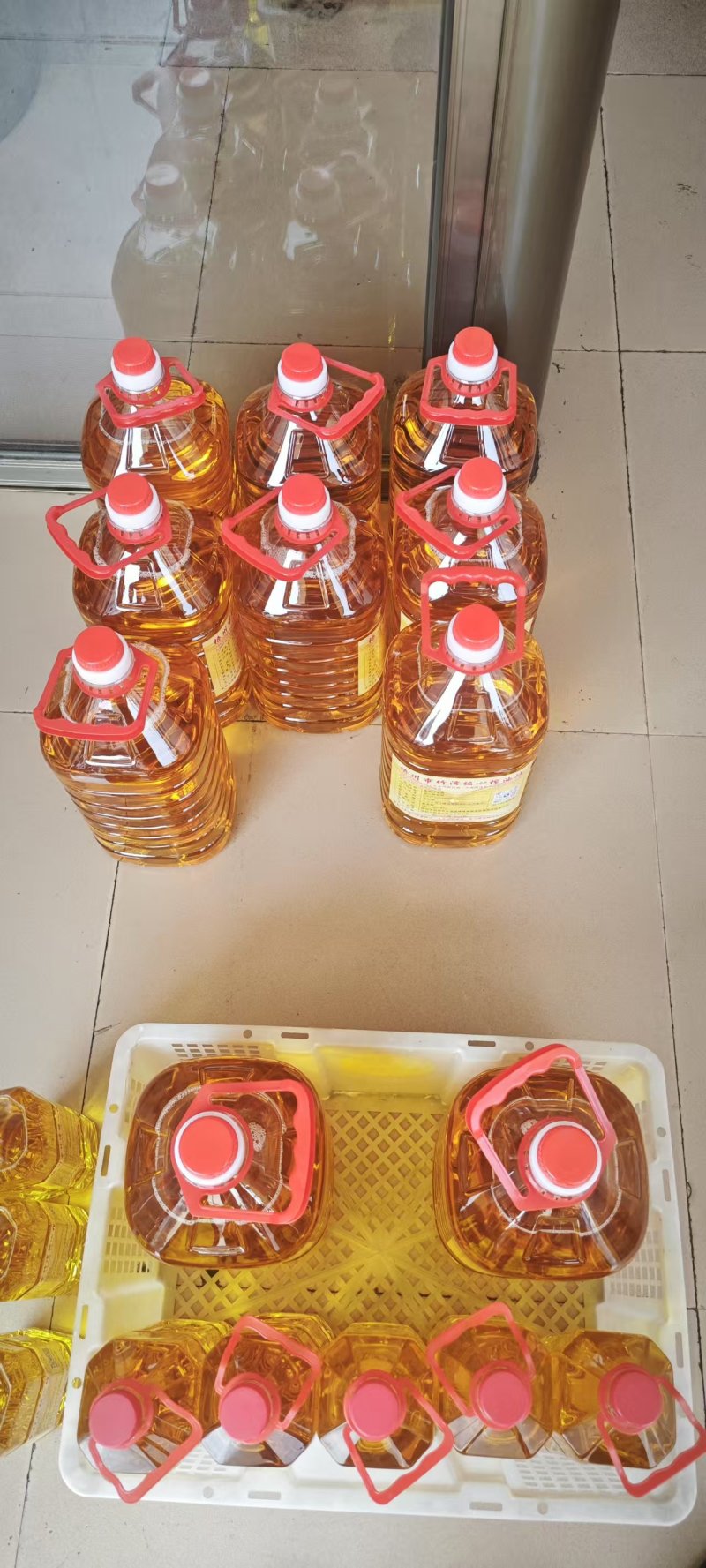 熟榨花生油，选用优良花生米，好吃安全精品花生油