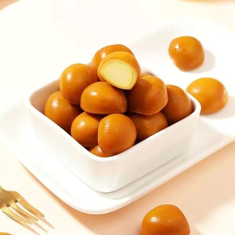鹌鹑蛋五香卤蛋零食小包装批发五香无壳乡巴佬风味早餐好吃零食