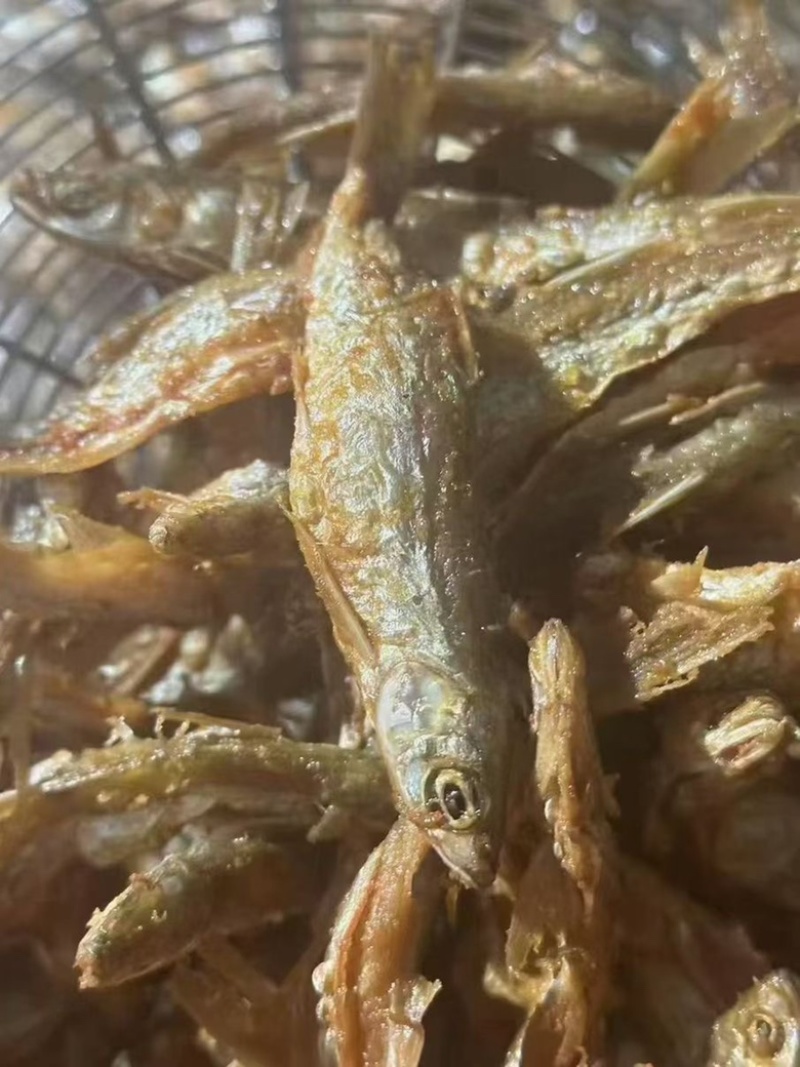 万绿湖香酥鱼油炸蓝刀电商地摊展会批发即食鱼香酥小河鱼干