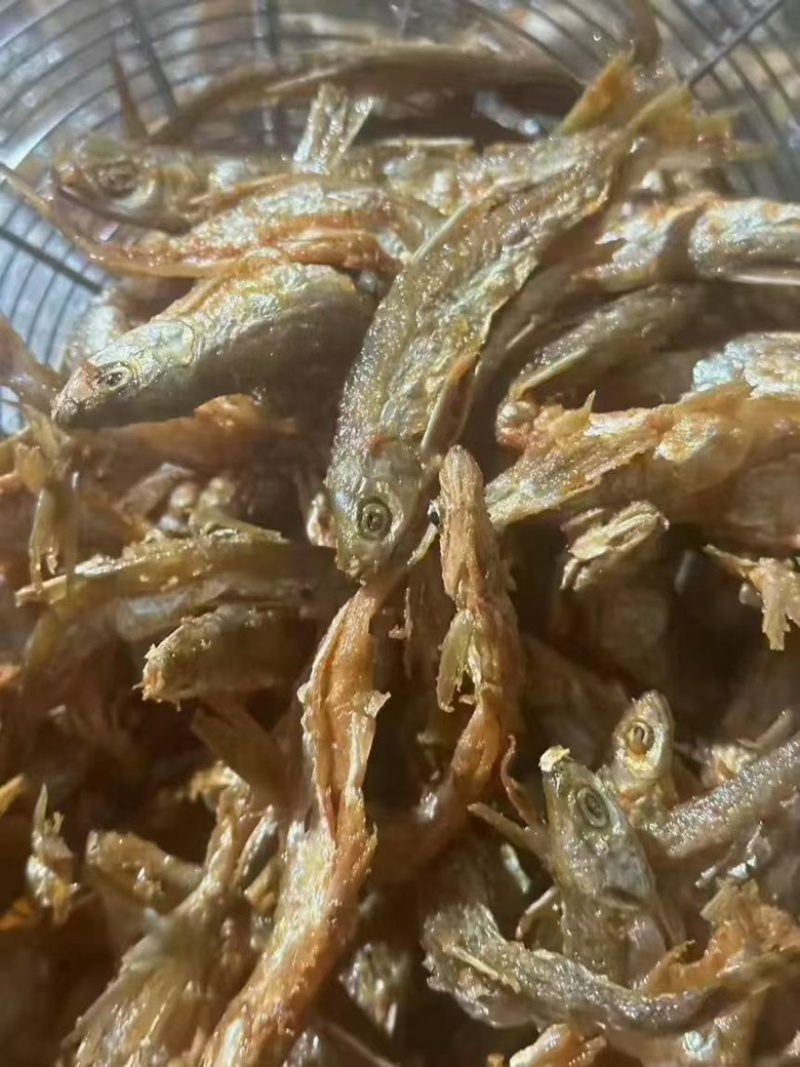 万绿湖香酥鱼油炸蓝刀电商地摊展会批发即食鱼香酥小河鱼干