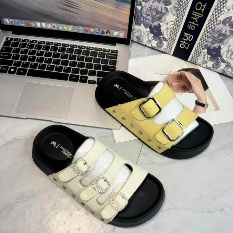 博肯女凉鞋