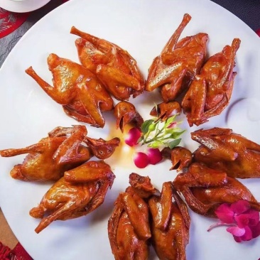 广式生腌脆皮乳鸽半成品酒店商超餐饮店一手货源