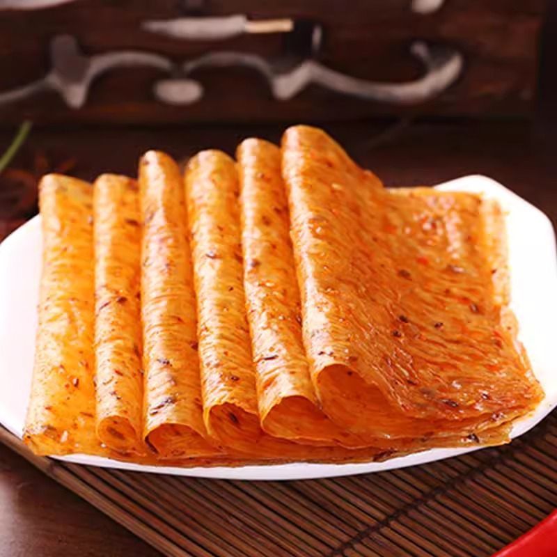 老式大辣片甜口手撕网红辣条豆皮怀旧麻辣零食小时候香辣袋装童年