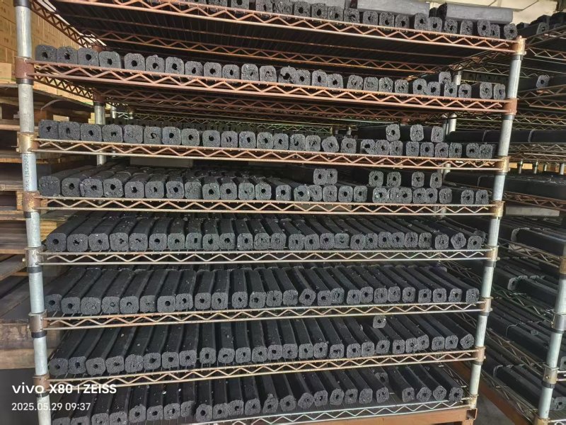 湖北机制型炭，烤火炭，烧烤炭，厂家直供，欢迎咨询