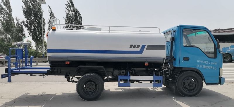 洒水车高压水炮雾炮喷洒车