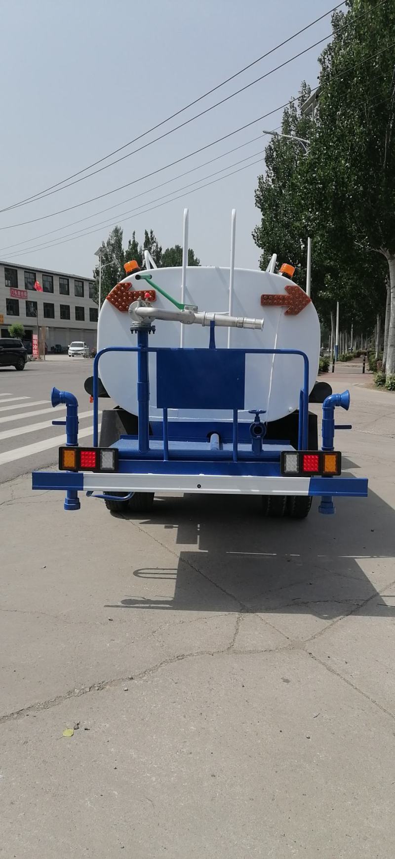 洒水车高压水炮雾炮喷洒车