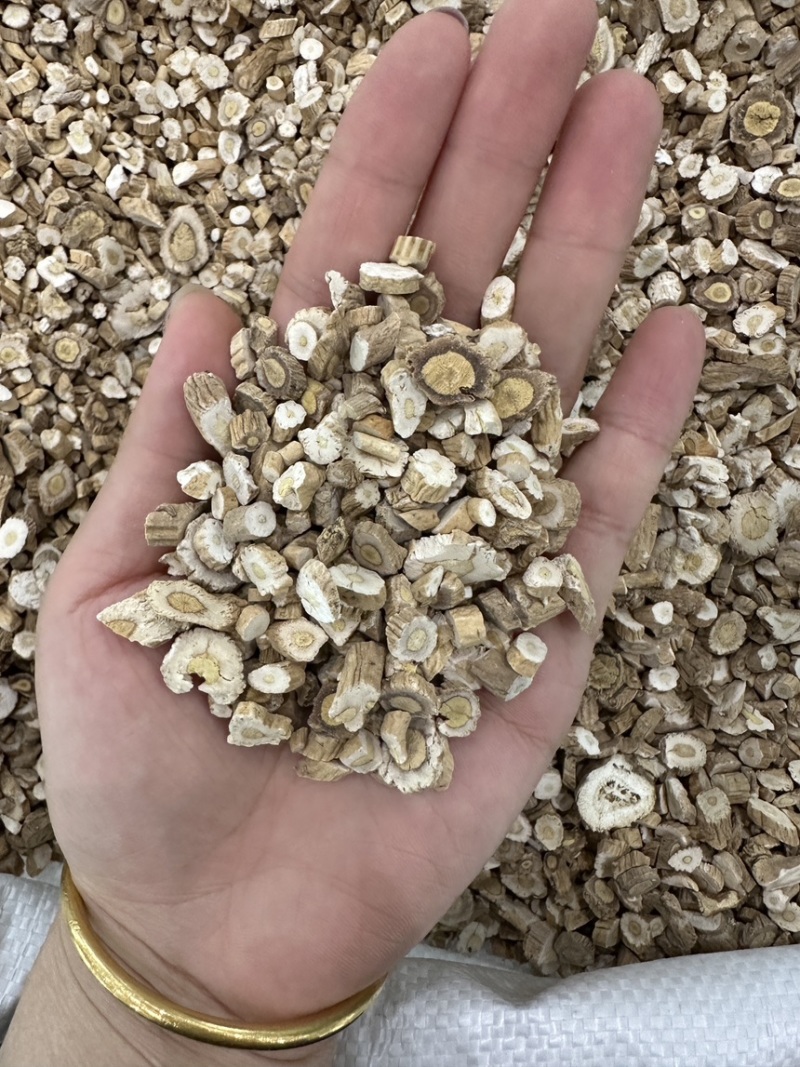 【板蓝根】品质好含量高量大从优规格齐全欢迎洽谈