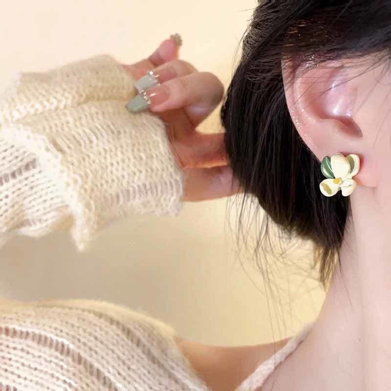 超仙清新栀子花磁吸耳夹女免打孔森系甜美茶系无耳洞小众耳饰