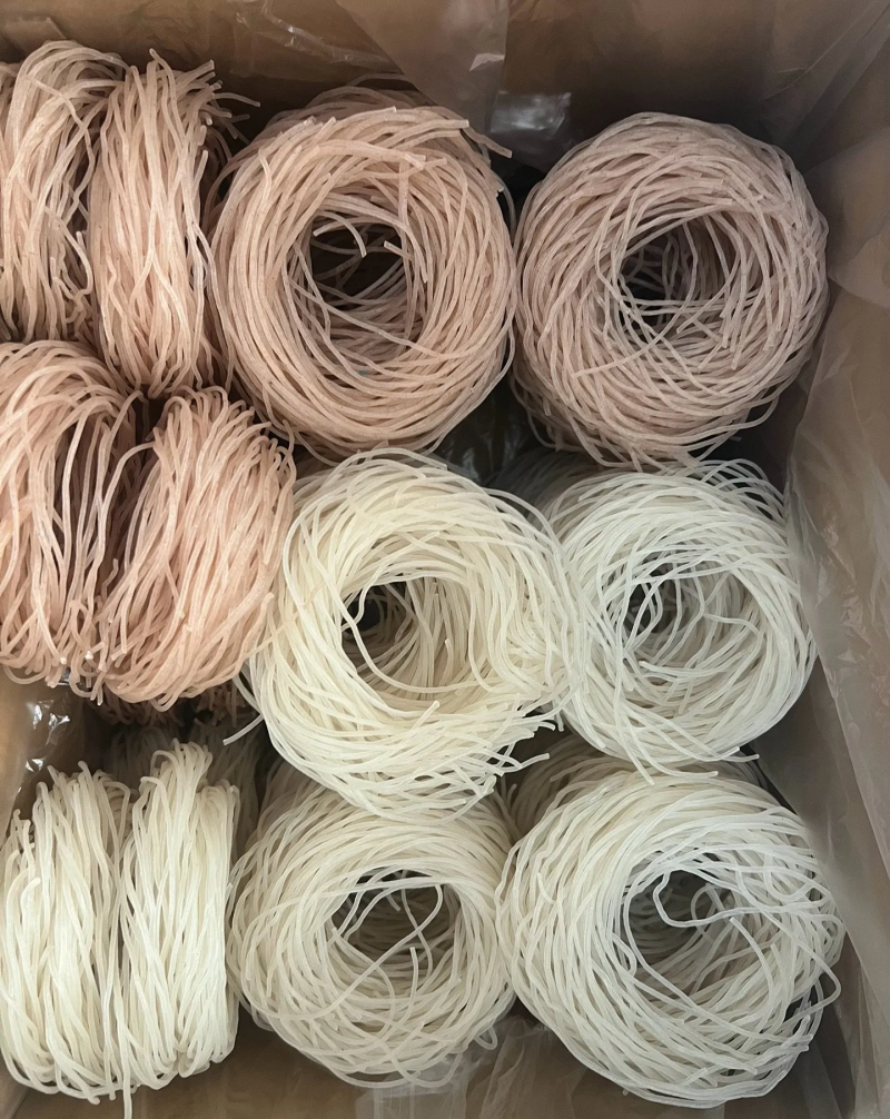 云南过桥米线云南建水燕窝干米线纯大米制作自然风干