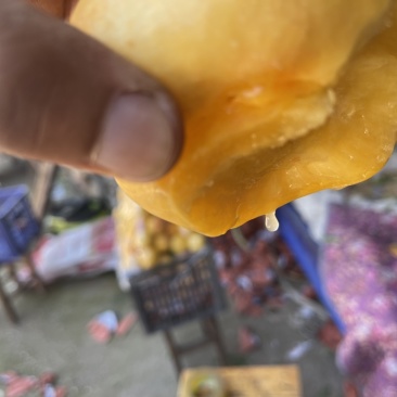 黄油桃很快上市。预定的提前