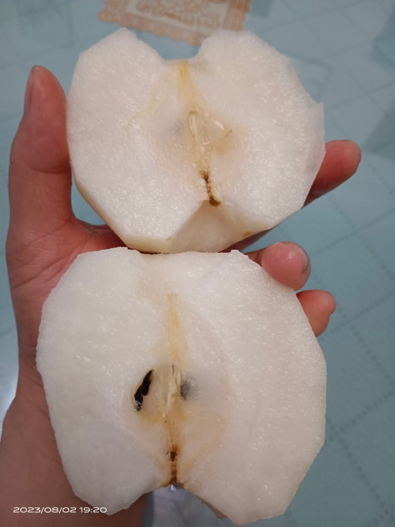 脆甜多汁黄金梨