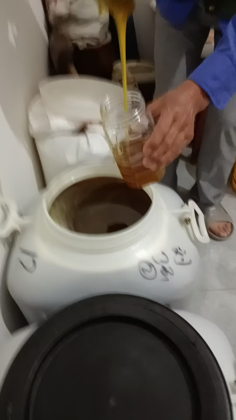 陕西秦岭土蜂蜜干净卫生承接加工批发社区团购直播带货