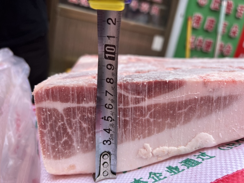 母猪去皮修边中方