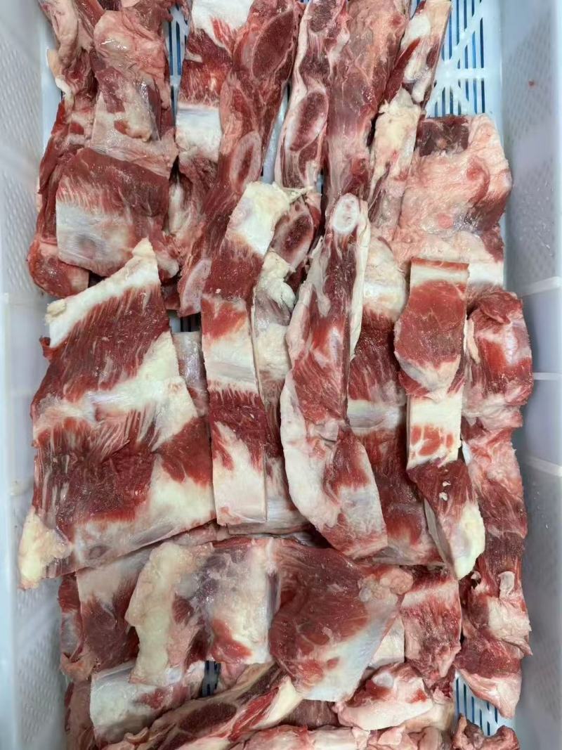 牛肋排头，肉多，瘦度高，性价比杠杠滴！牛排锅**。。。。