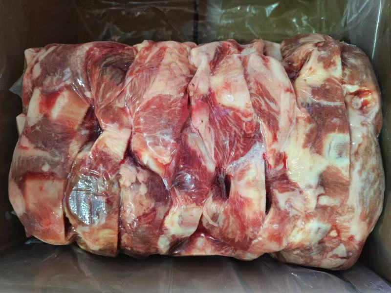 牛肋排头，肉多，瘦度高，性价比杠杠滴！牛排锅**。。。。