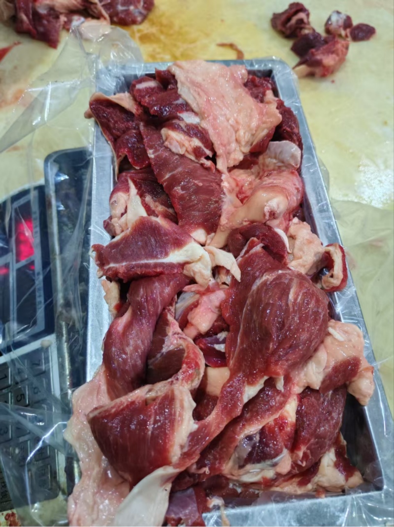 牛四号肥牛（4号肉）串串，刨卷，打馅儿，非常好用。纯干货