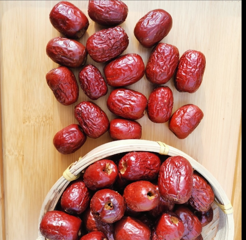 新疆无核香酥嘎嘎脆油炸枣，新疆灰枣制作油炸枣！
