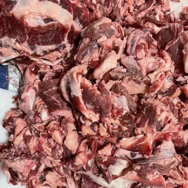 大块牛碎肉，国产纯干货，有大块有小块，有片，各种规格齐全
