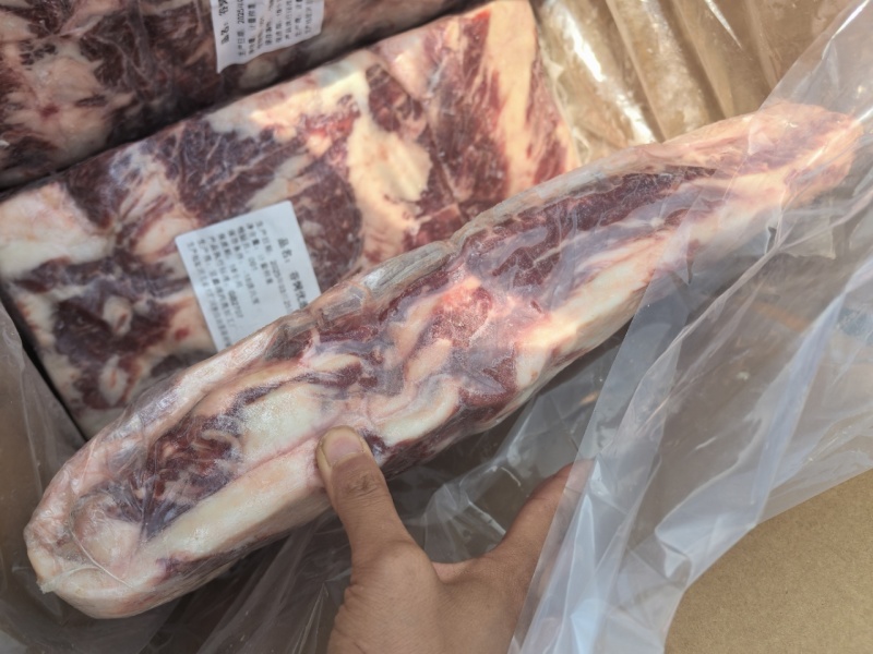 谷饲肥牛一号，纯干，纹理好，口感超棒，火锅店高档产品！！