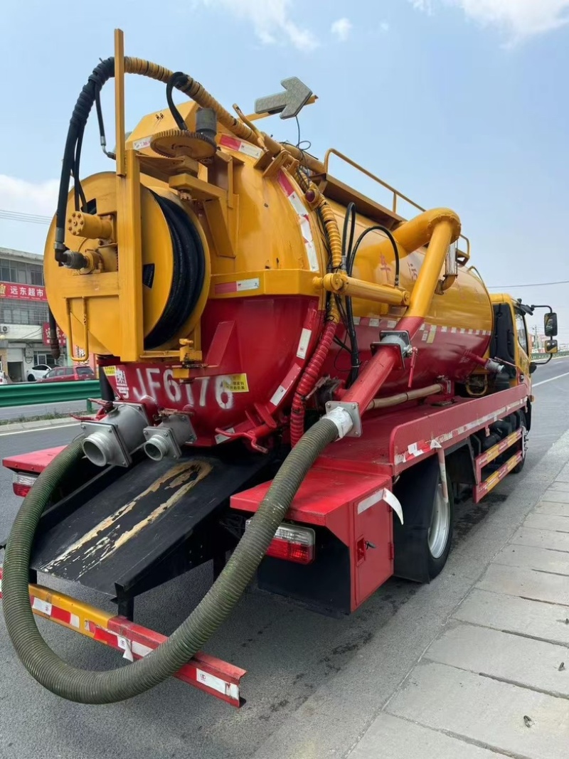 环卫车