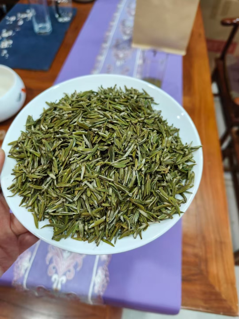 明前头采翠芽
