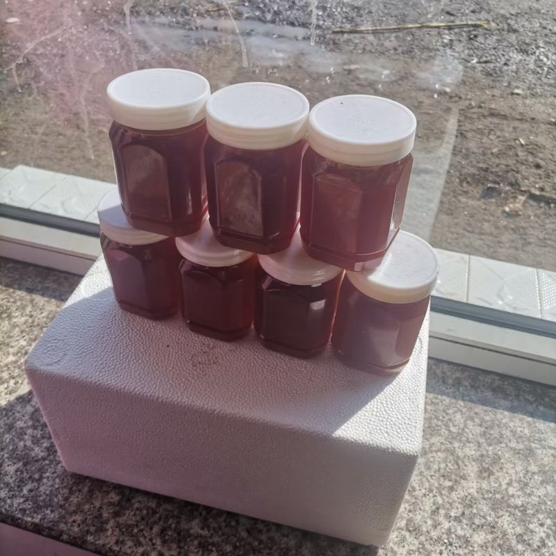东北深山木桶养殖，纯正宗，天然土蜂蜜，假一赔十一年只取