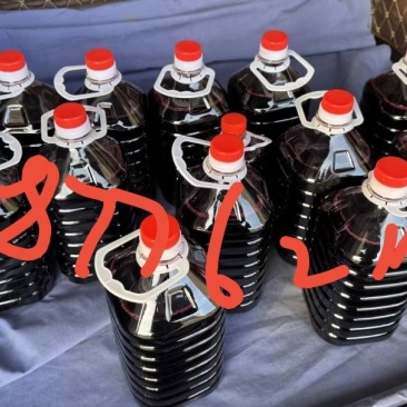 自酿葡萄酒%100正品有几百斤现货。