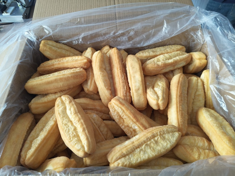 热卖网红小油条外酥里嫩，商超配送学校快餐，火锅麻辣烫食材
