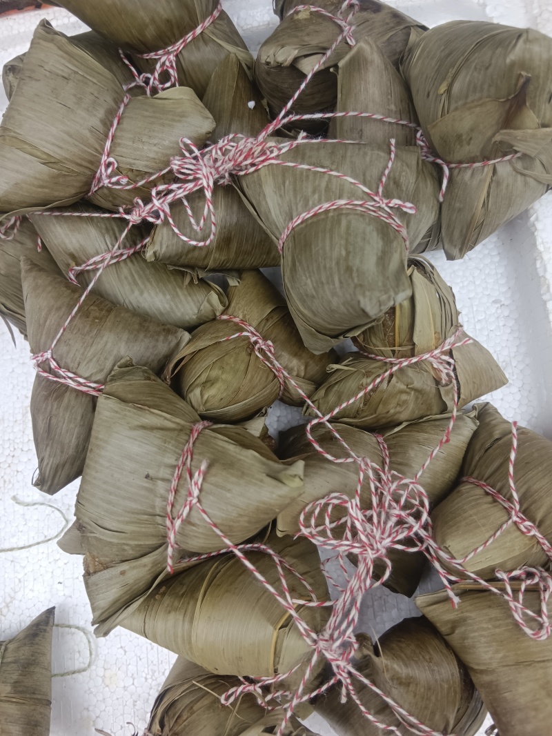 推荐各种口感粽子白米粽蜜枣红豆粽蛋黄肉粽代发，零售十批发
