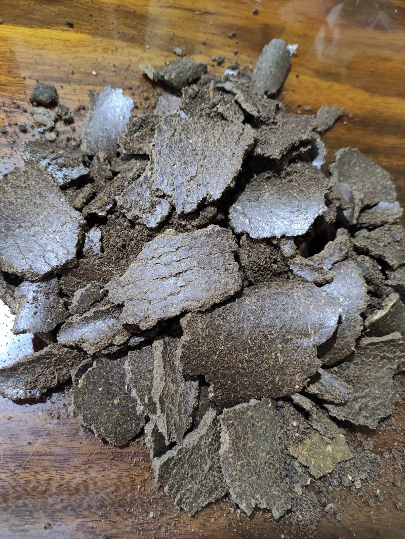 饼肥：600吨二级花生饼出货中，粗蛋白含量26，