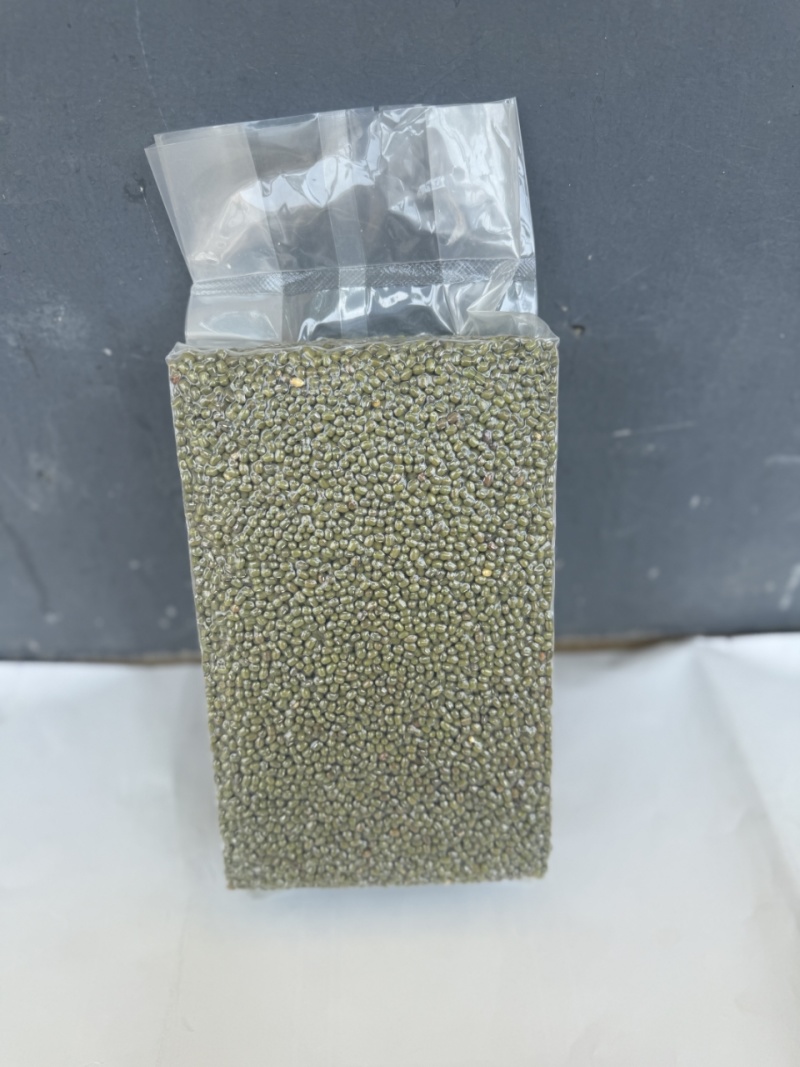 精品毛绿豆量大质优全国可发欢迎各地客商电话咨询