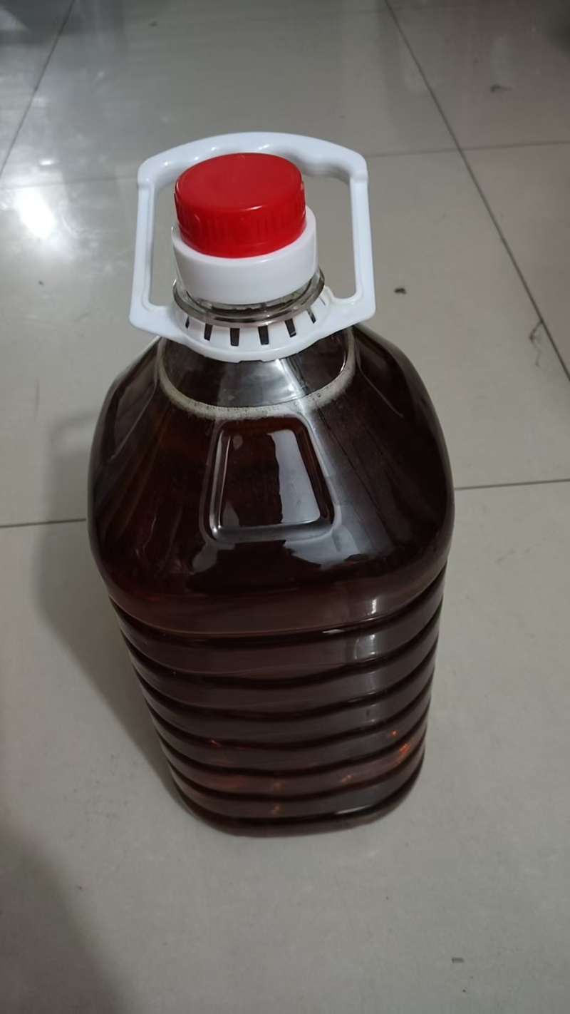 核桃油（品质保证）自产自销，鲜榨油品质好，欢迎来电洽谈
