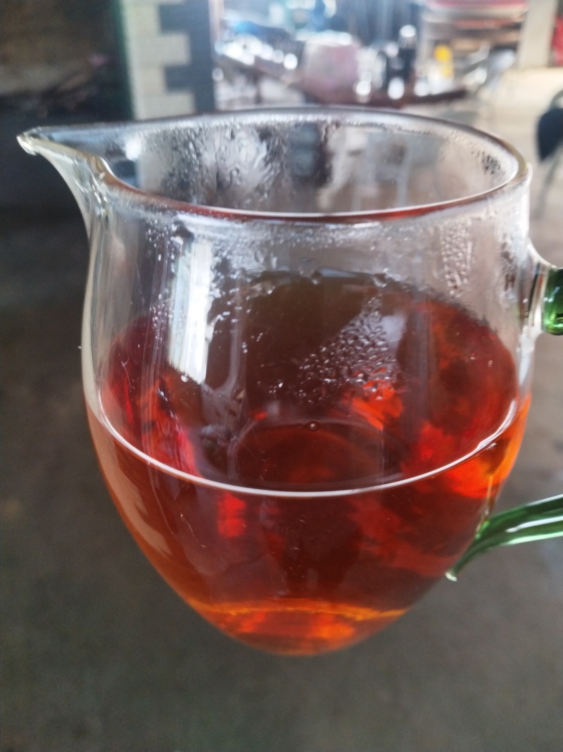 云南勐库大雪山古树红茶自然晾晒颜色正宗口感好