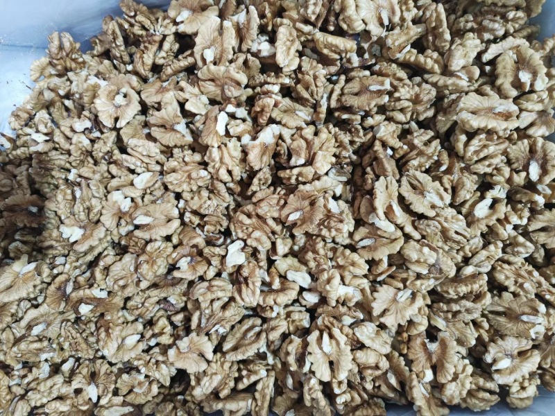 精选原生态核桃仁，新鲜饱满，营养丰富，健康之选！