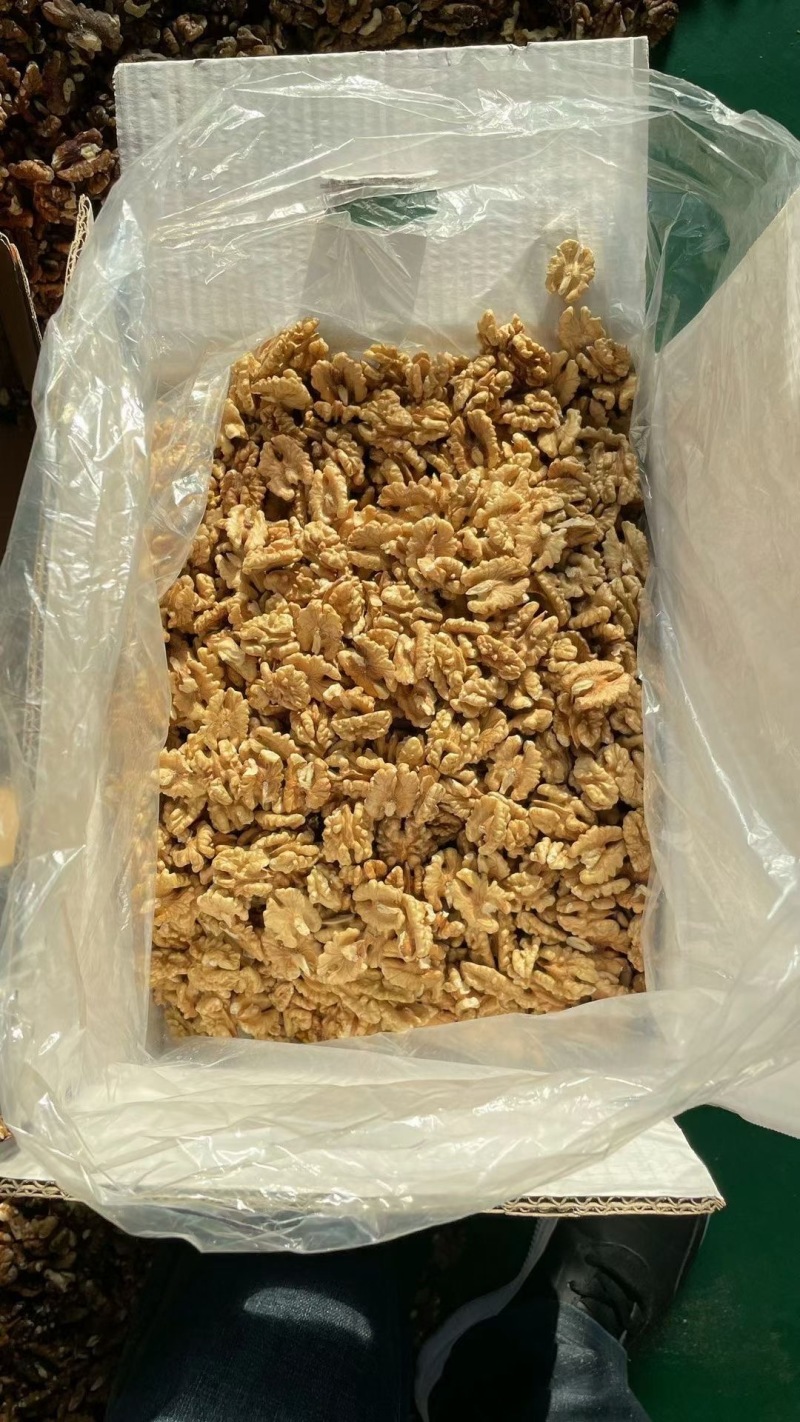 精选原生态核桃仁，新鲜饱满，营养丰富，健康之选！