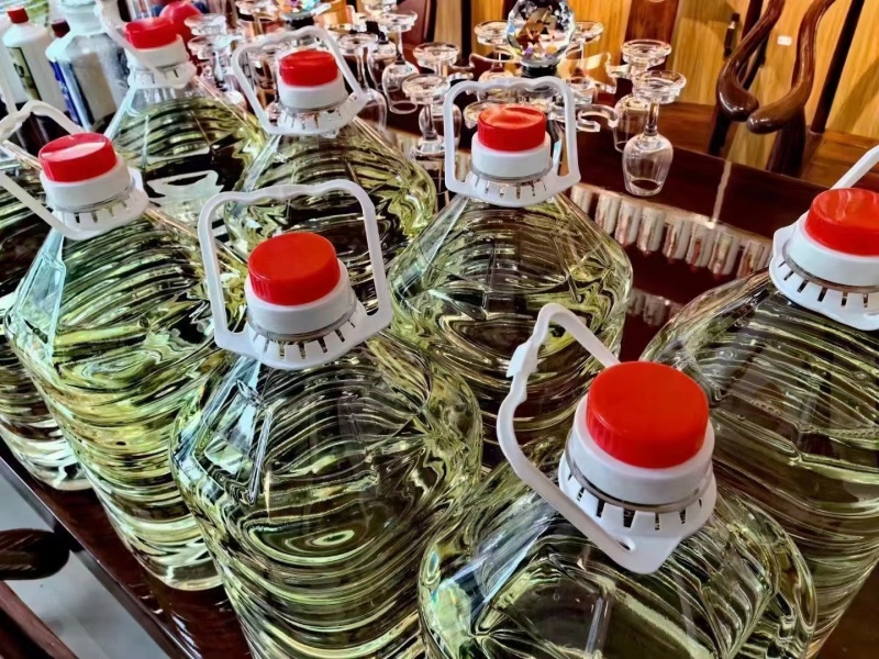 茅台酱香型白酒批发，纯高粱酿造，口感丰富
