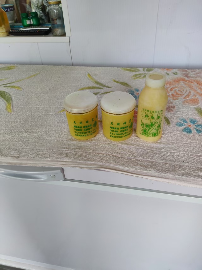 黑龙江牡丹江地区椴树蜜，大量有货，产地一手货源，欢迎新老