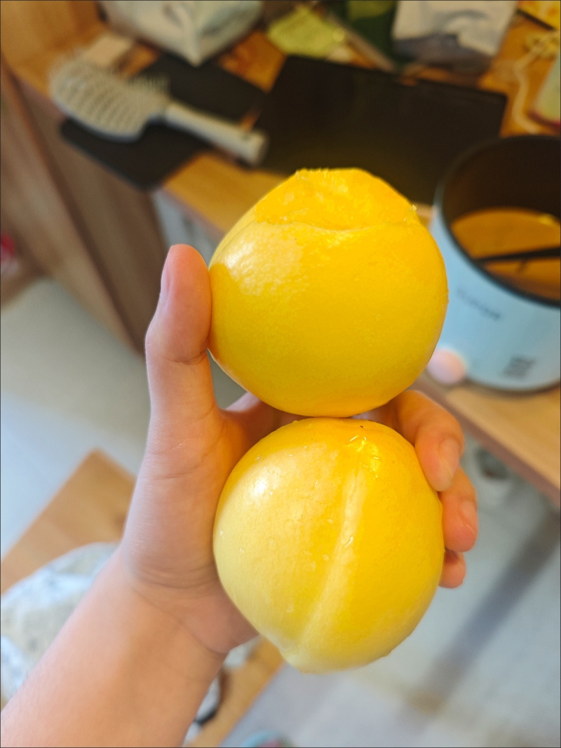 黄桃蟠桃锦香黄金蜜黄蟠桃彩虹蟠桃
