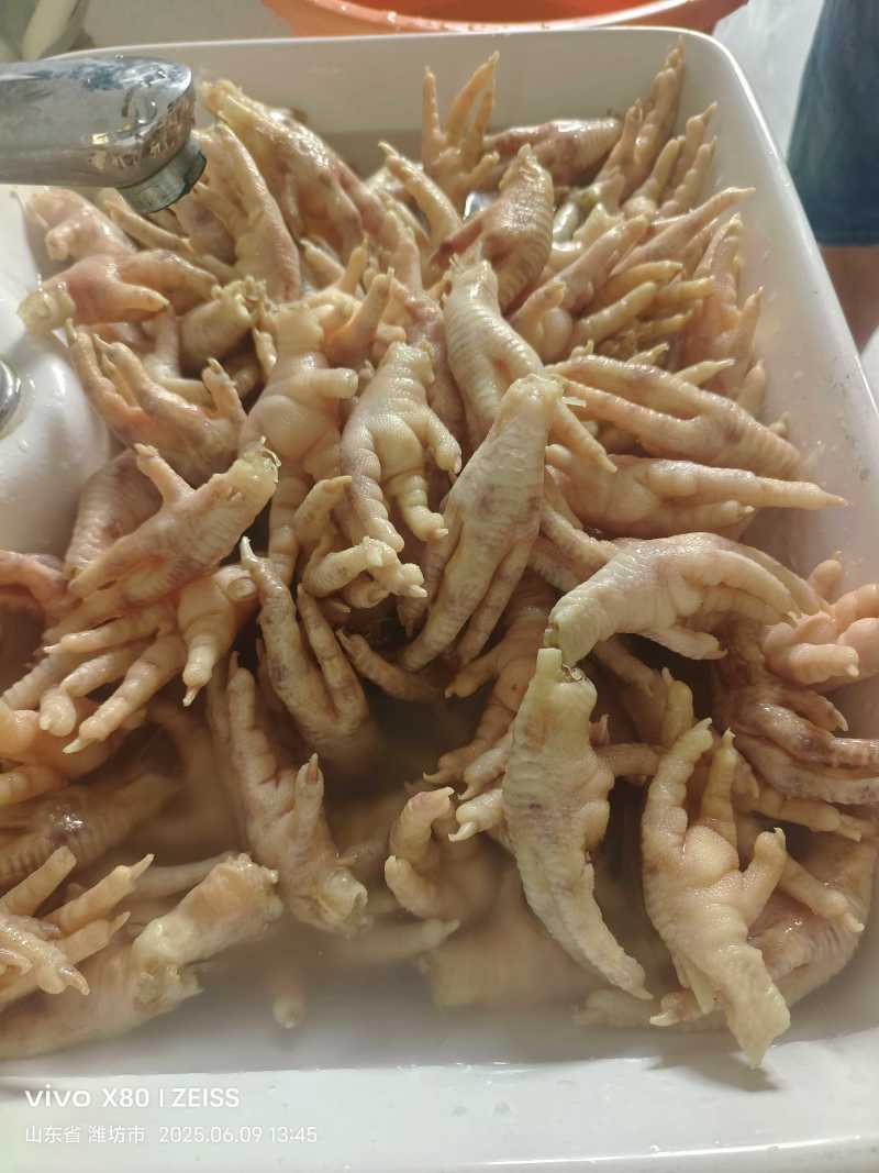 二级熟凤爪破损瘀血加工厂专用价格美丽鸡爪