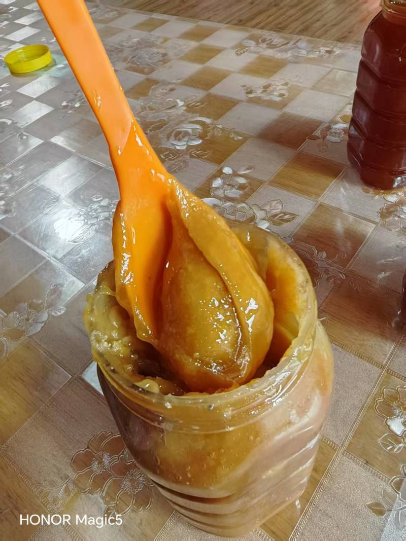 正宗土蜂蜜一手货源量大从优无杂质保证