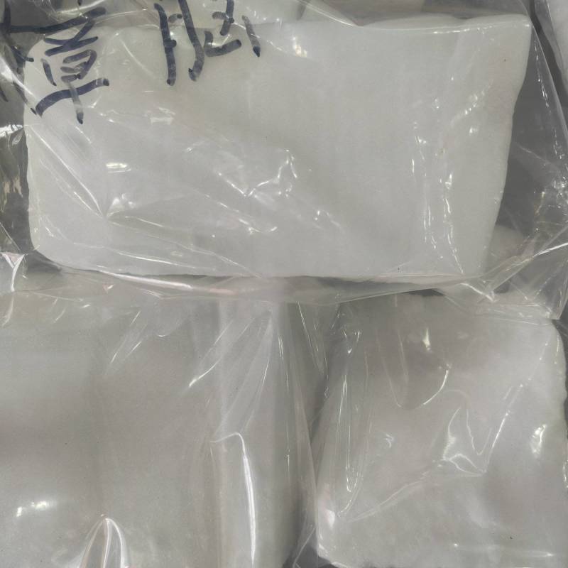 天然樟脑大量供应质检合格，安全放心，欢迎来电咨询